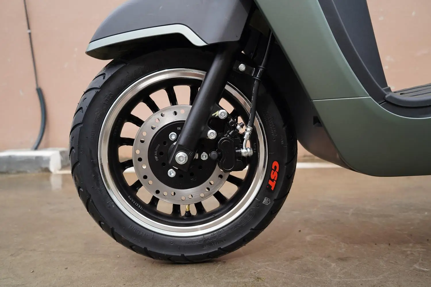 High Quality Golf 150cc Gas Scooter for Adults Max Speed 85km/h Air Cooled Engine with EFI System