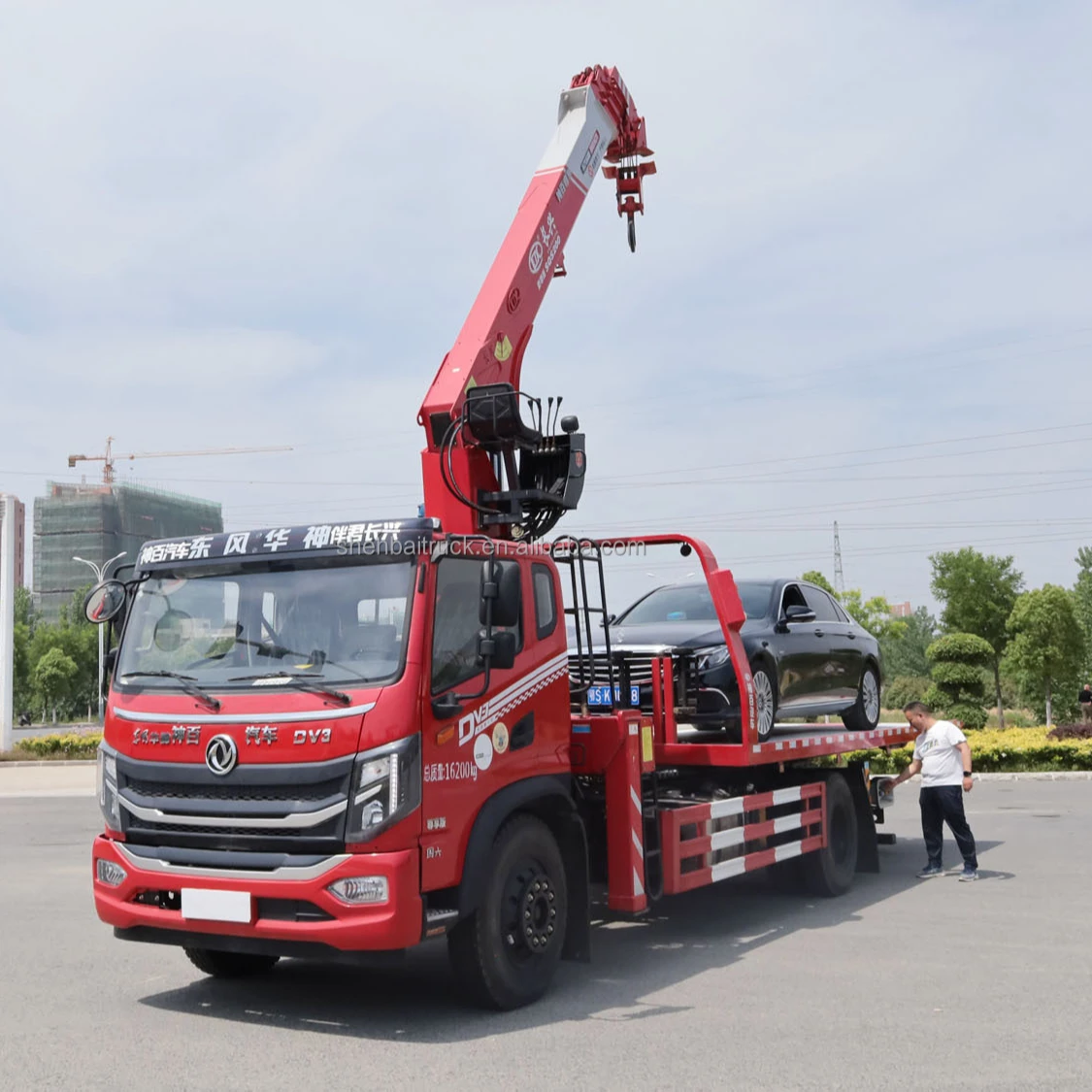 New Arrival Dongfeng Flatbed Tow Truck Wrecker With Crane Shenbai 8 Ton Hydraulic Truck Cranes