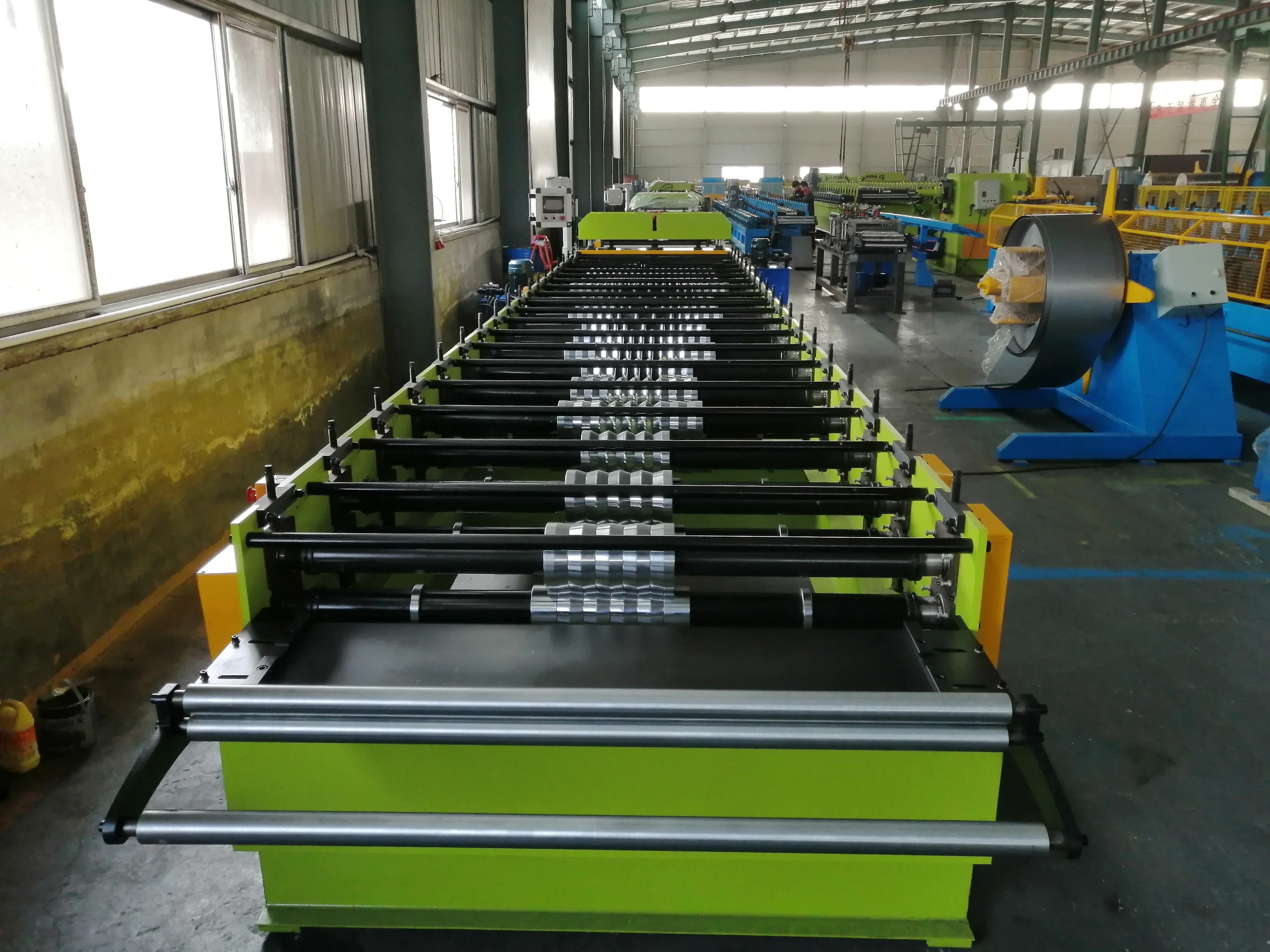 Steel roof panel corrugated roll making machine China supplier