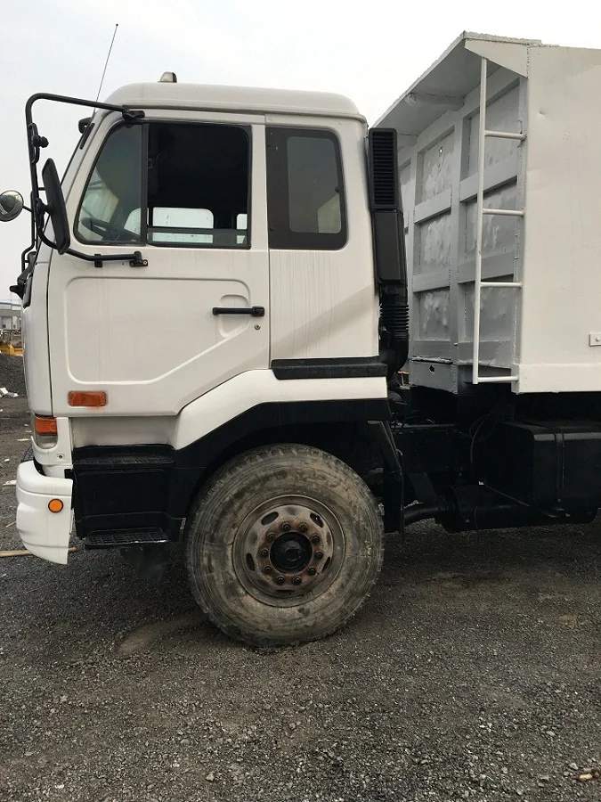 Japan second hand UD nissan dump truck