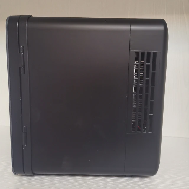 4L Black Paint Body  Black Glass Door Small Portable Fridge for Makeup Mini Fridge