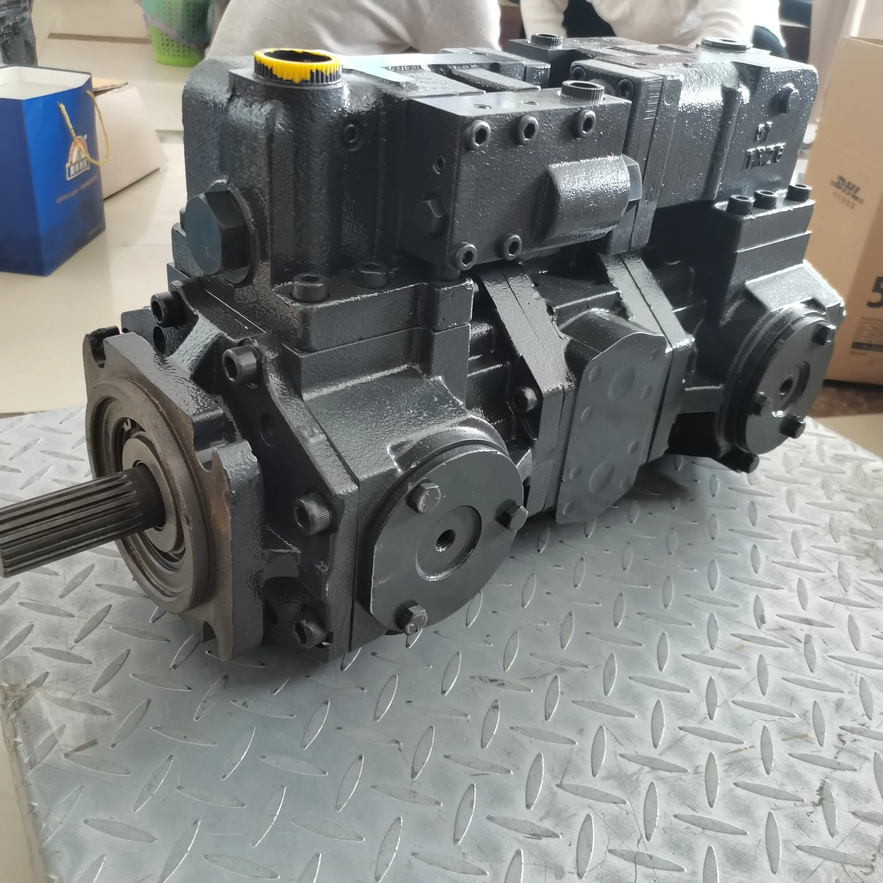 Original GD825 GD805 grader S6D140E engine 235-60-11100 hydraulic pump