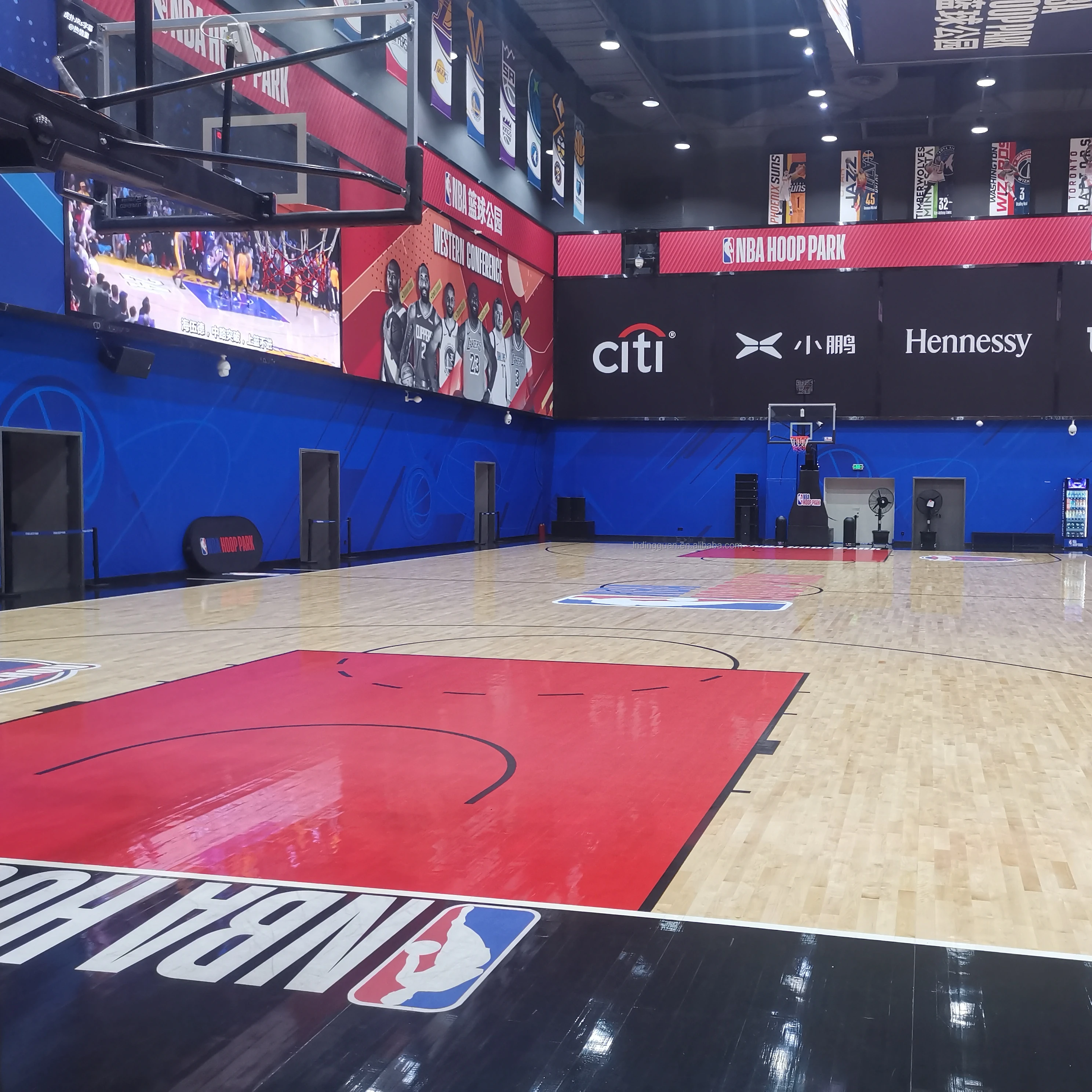 Wholesale popular indoor natural high-quality maple waterproof hardwood Huamu flooring