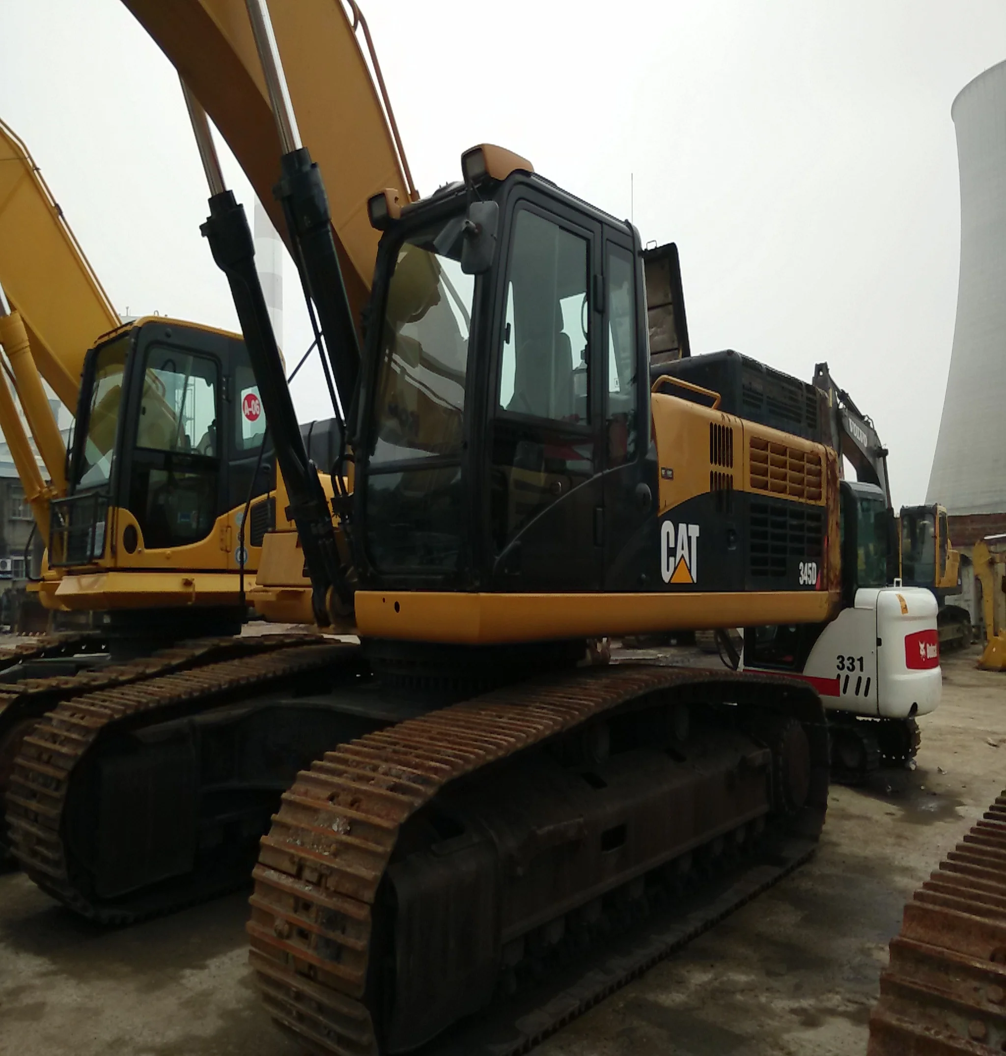 used original one CAT 345DL /320/330/336 excavator  good price for sale