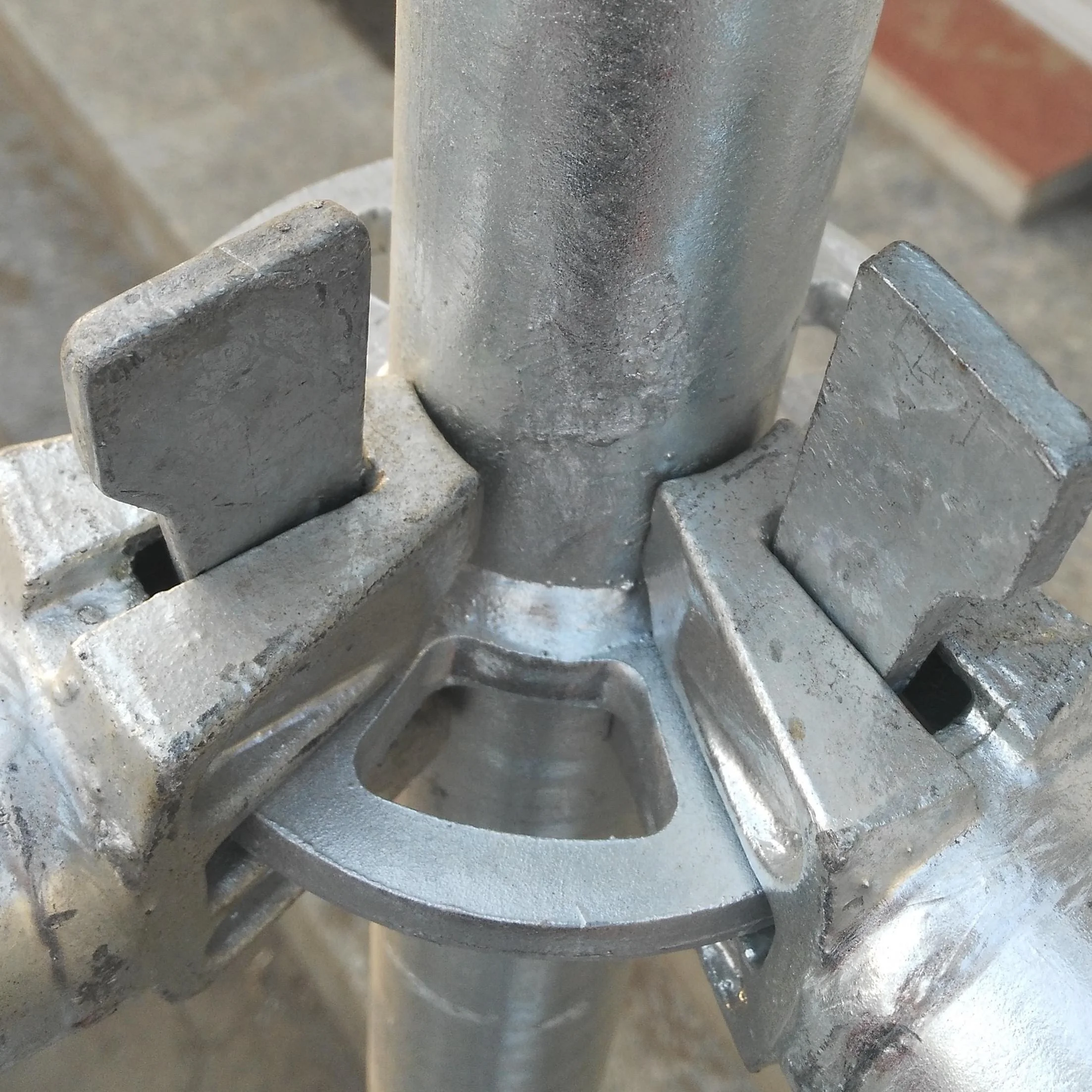 China Popular Scaffolding Base Jack Parts Ladders Tool Belt Round Ringlock Scaffolding Parts Steel Ringlock Scaffolding