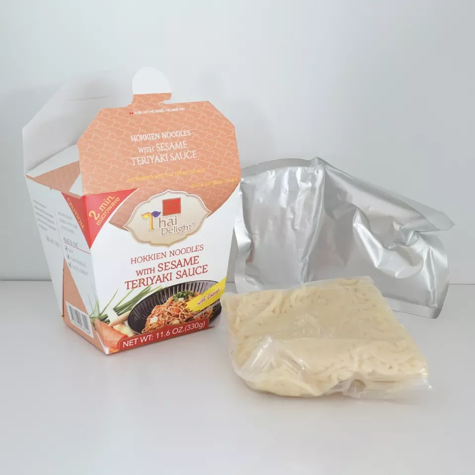 Japanese Style Instant Food Easy Cook Hokkien Noodle with Carrot Sesame and Teriyaki Sauce by Thai Delight Paper Cups