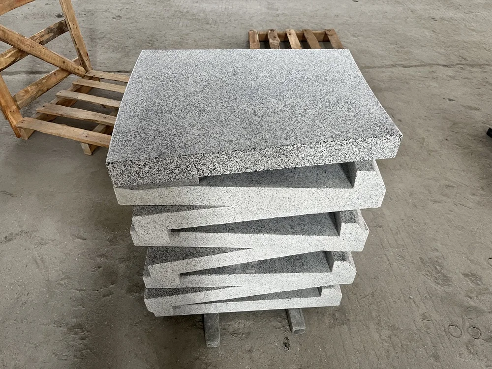 Dark Grey G654 Granite Curb Stone Curved Granite Outdoor Kerbstone Granite Palisade