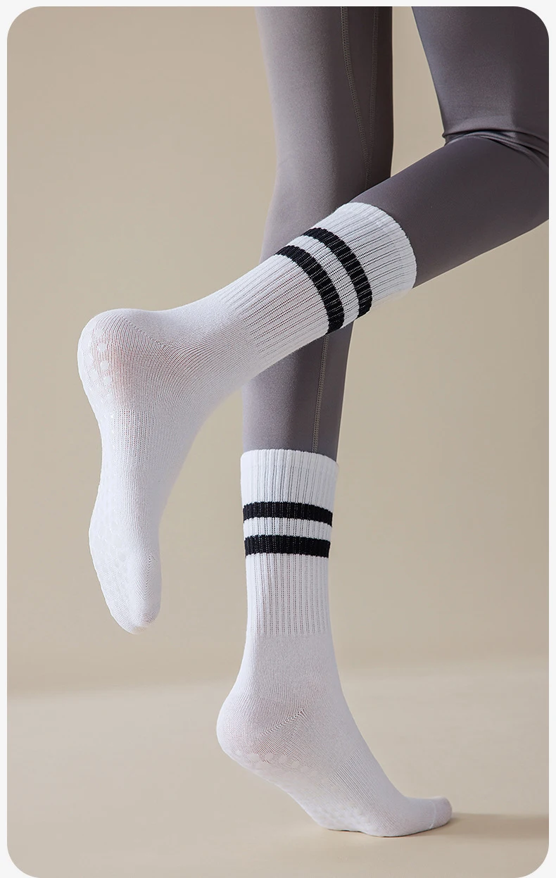 New arrival Custom Own Logo Women grip yoga pilates socks Non-Slip Cotton Silicon bottom Sport Crew fitness breathable Socks