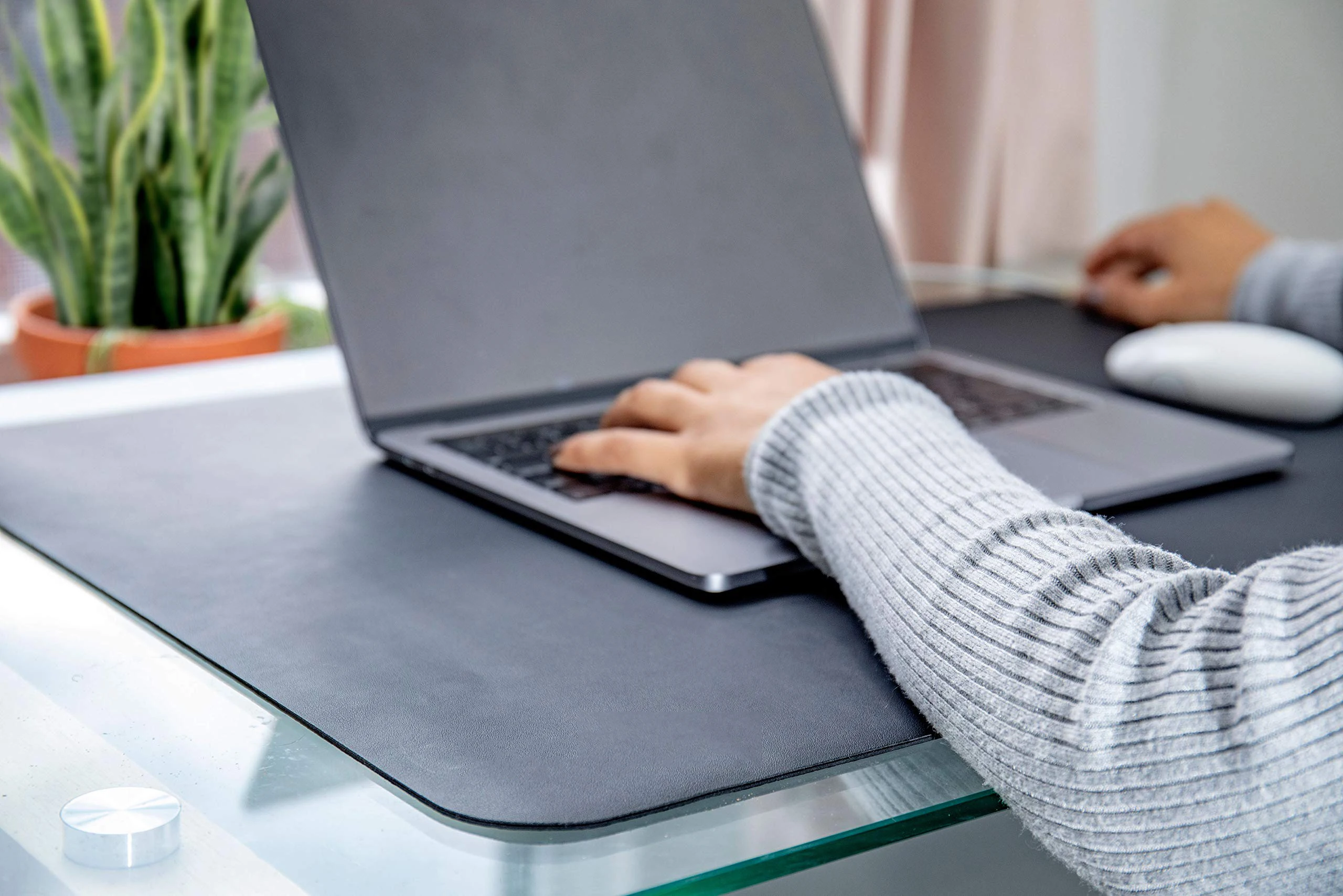 Grounding Mat for Improved Sleep Energy Health, No-Slip Grounded Pad for MagneticTherapy, earthing mat Connected Conductive Mat