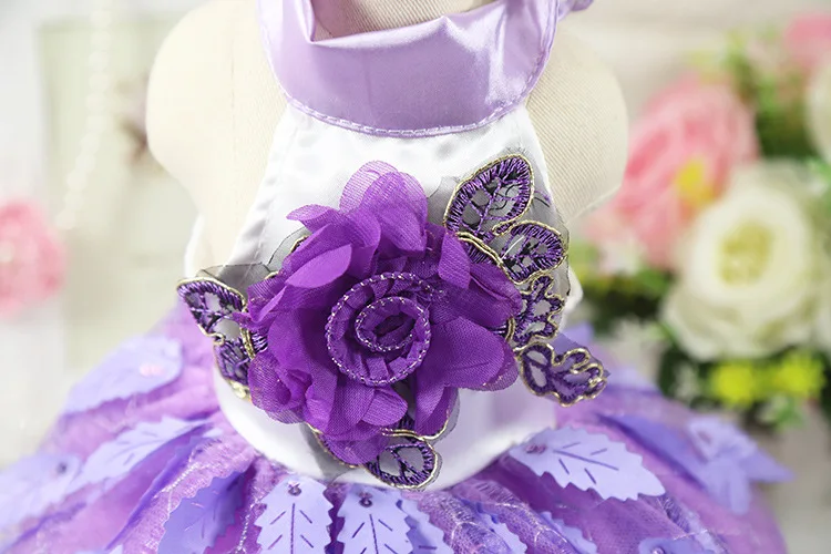 2021Hot Selling Designer Clothes Lovely Dog Wedding Dress Shiny Leaves Style Skirt Formal Pet Dress