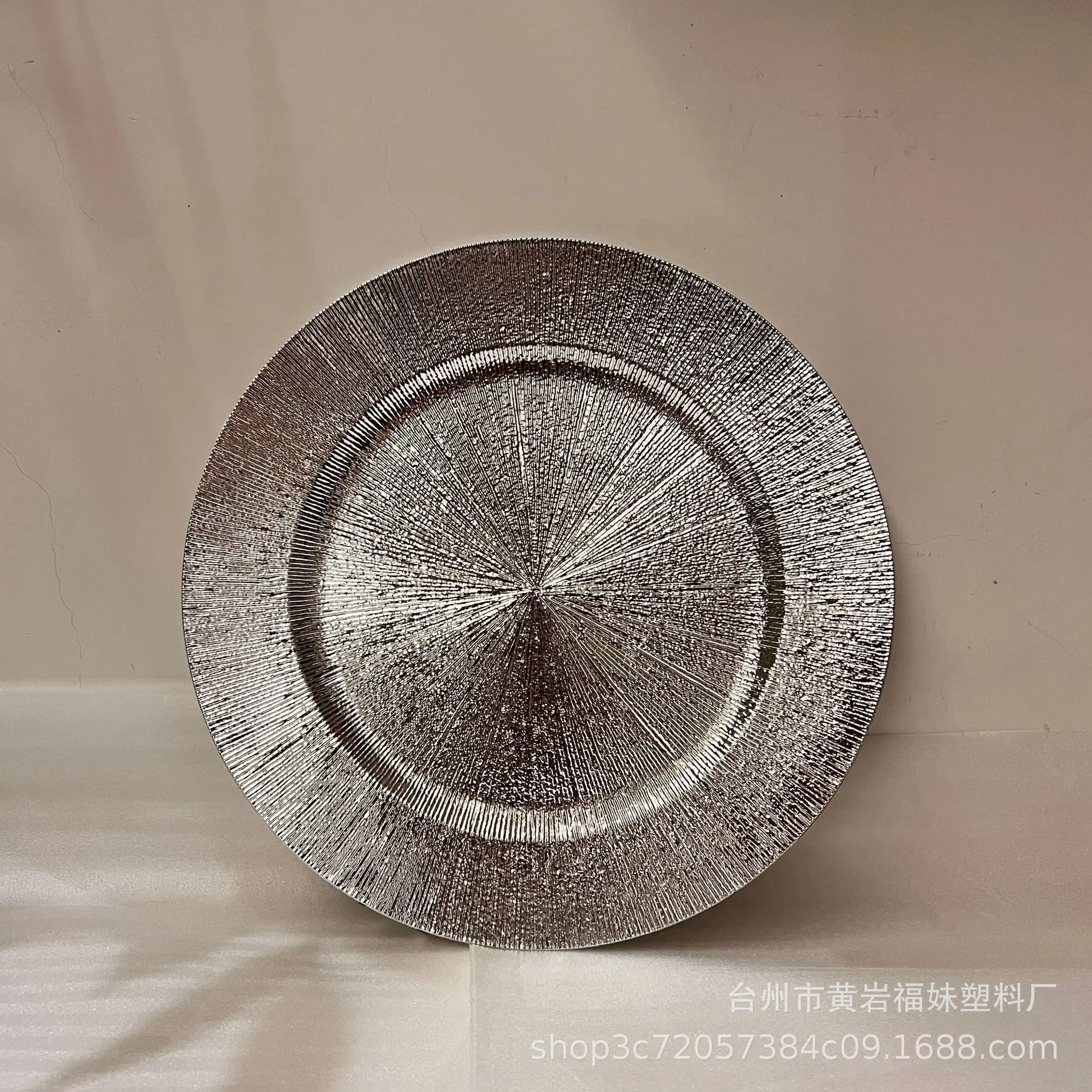 Wholesale Wedding Decoration Supplies Dinnerware Set Gold Plastic Black Silver Clear Gold Reef Snowflake Charger Plates