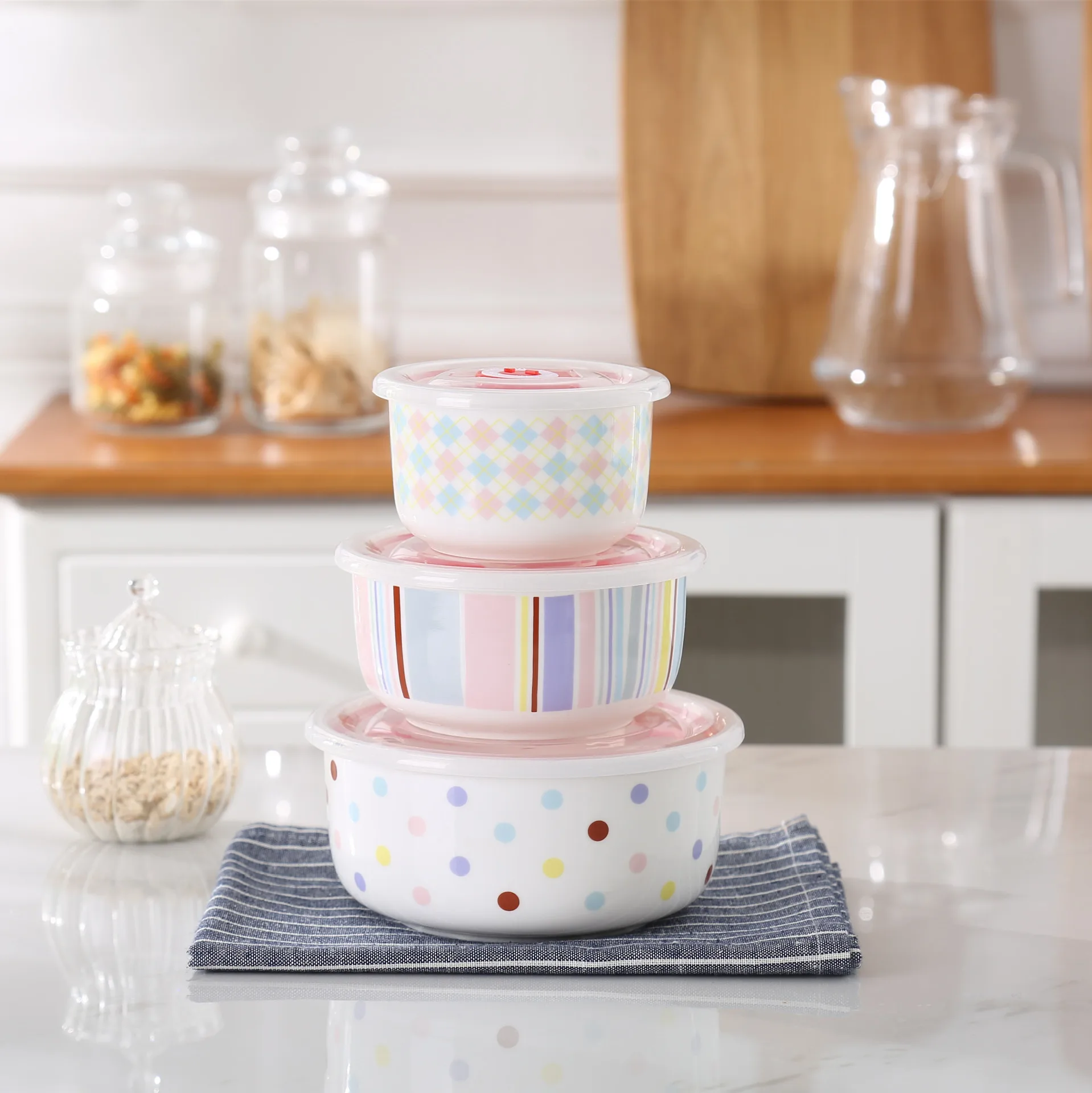 Hot sale Factory Wholesale Fresh Seal Ceramic Bowls with Airtight Lid prices