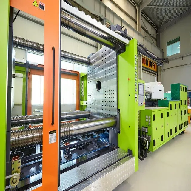 Borche BS-III servo series horizontal injection molding machine, energy saving and high quality 320ton plastic making machine