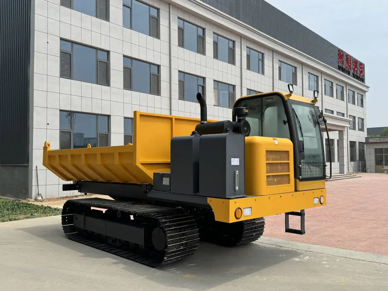 Crawler Truck Manufacturer Self Loading Seat-Mounted Mini Dumper Small Crawler Dump Truck