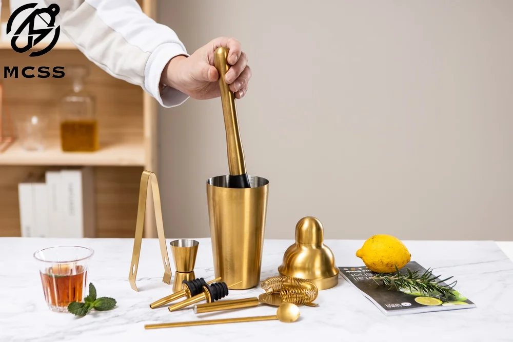 Wholesale Latest Products  custom 750ml cocktail set bar set cocktail tool kit mini bar set for home use