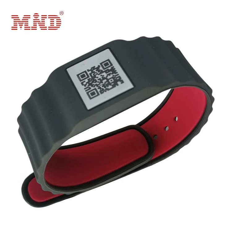 Wholesale Color Customized RFID NFC MIFARE Classic EV1 1K QR Code Wristbands