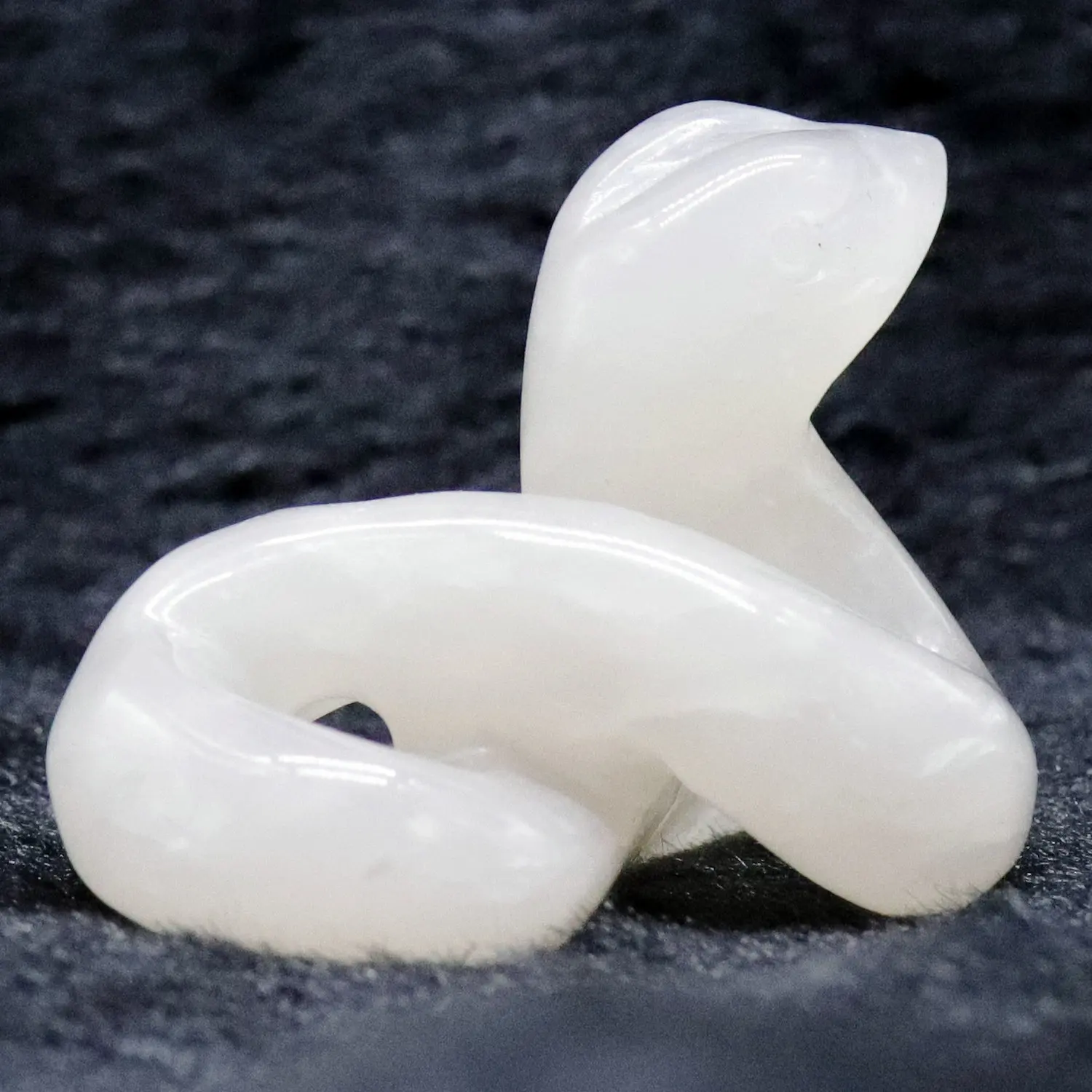 Wholesale natural rose quartz crystal carvings rose quartz crystal snake for home decoration