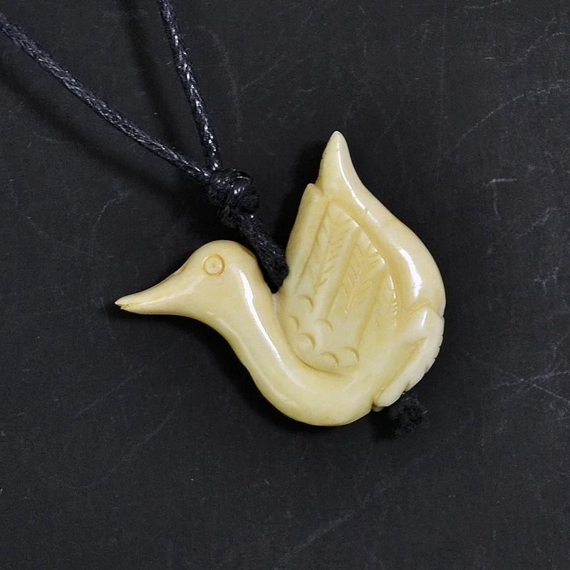 GX110  Hot Sale Yak bone pendant necklace Vintage Style Primitive tribes hand-carved bird Jewelry for woman