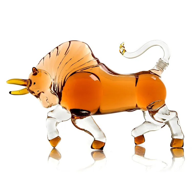Custom500ML 700ML  Design Zodiac Bull Shaped Glass Bull Bottle for Brandy / Glass Animal Bottle / Buffalo Glass Bottle