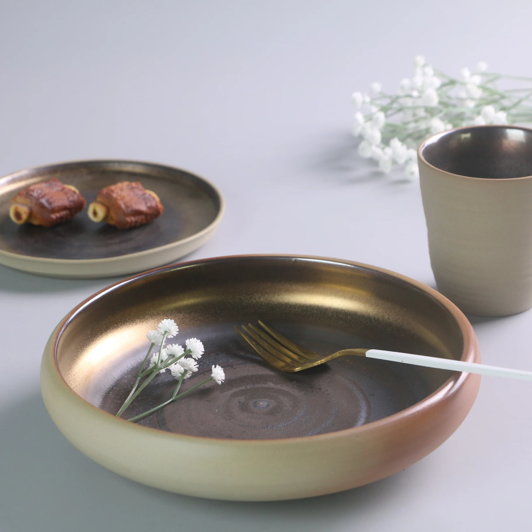 Creative restaurant tableware wholesale porcelain dinner dish salad plate dinnerware clay creamic round soup plate