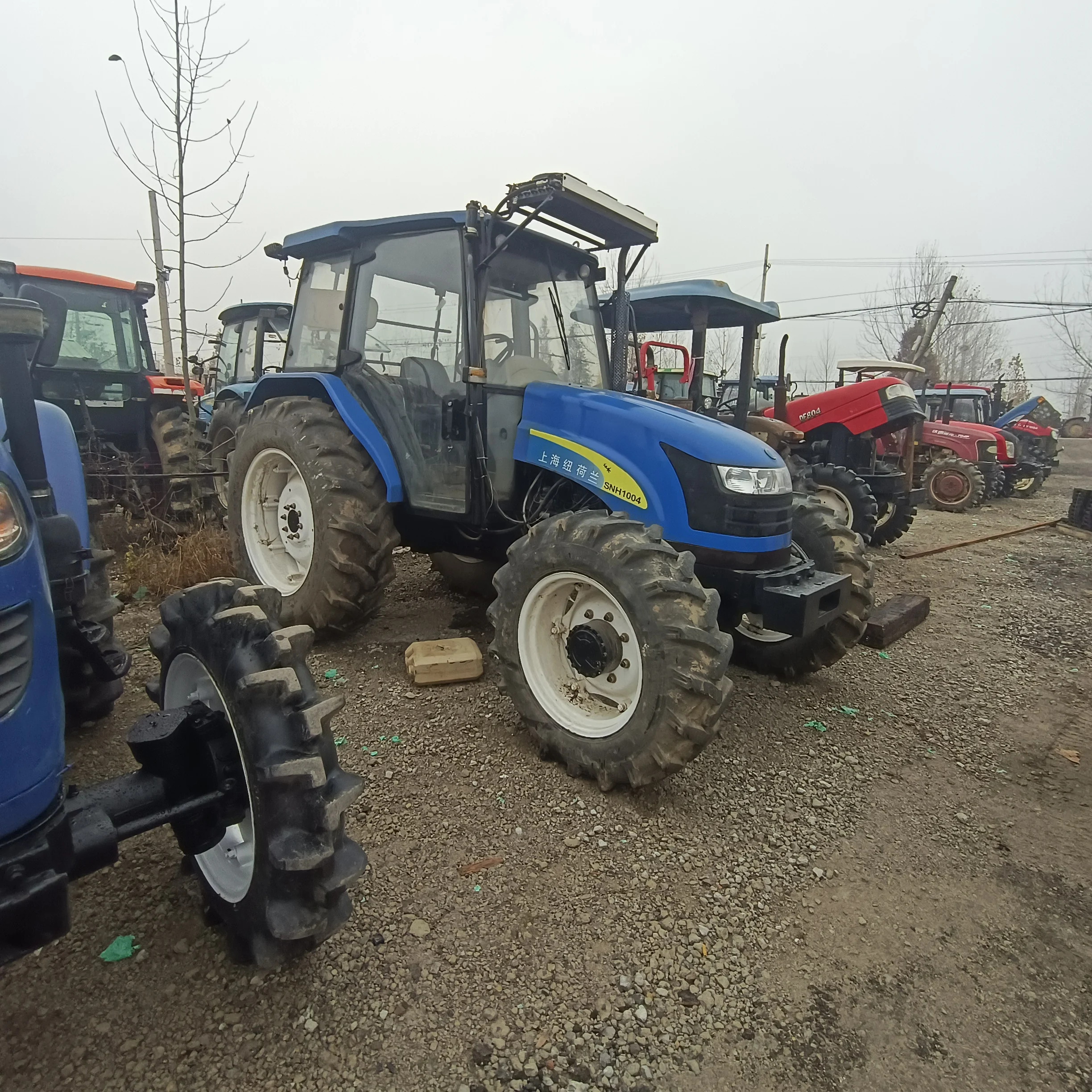 Agricultural machinery  704 USED TRACTORS  second  hand SNH NEW HOLLAND 1004 tractor