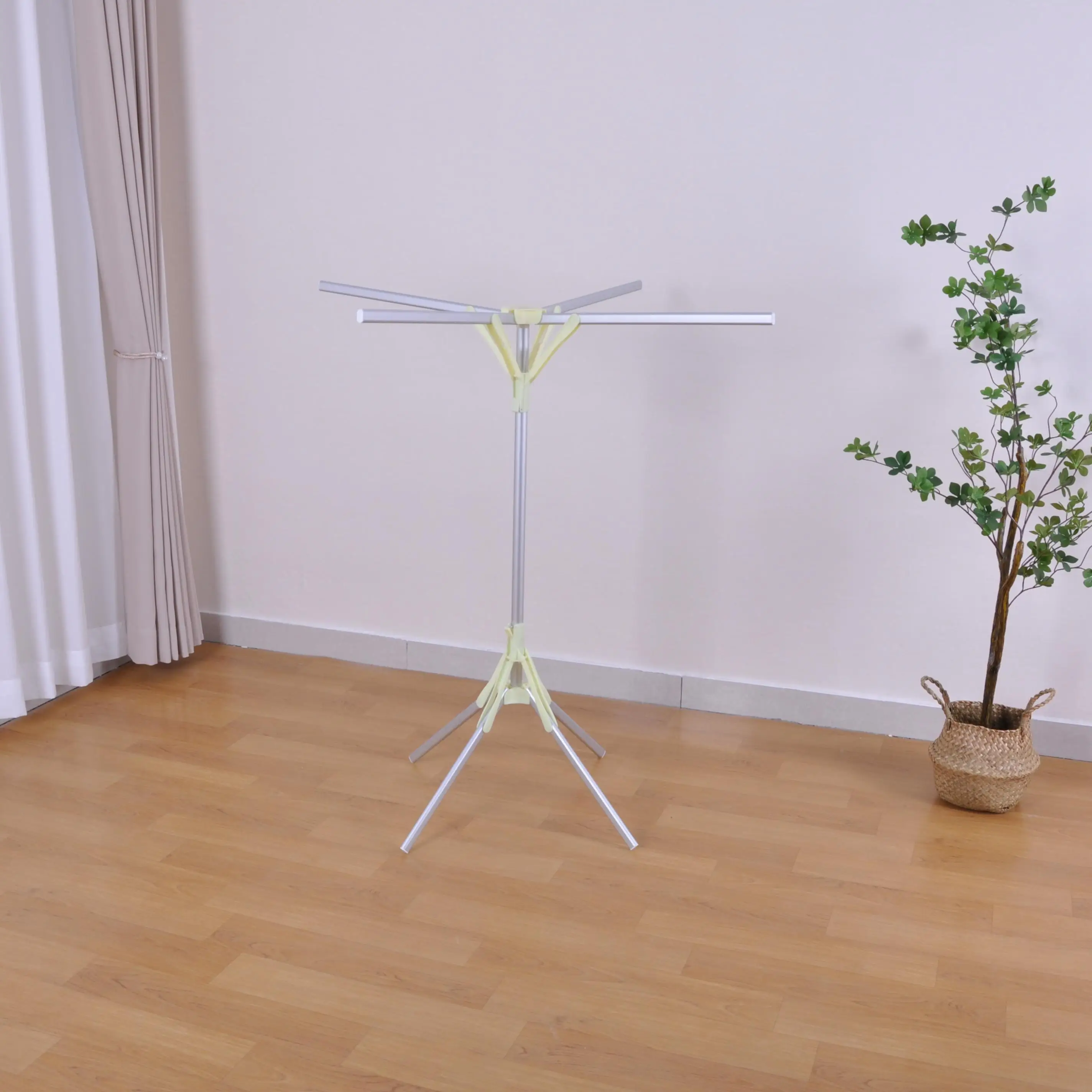 Best-selling Custom Stand Metal Coat Dress Hanger Foldable Dryer Rack for Home Use Steel Laundry Movable Floor Type Storage Bags