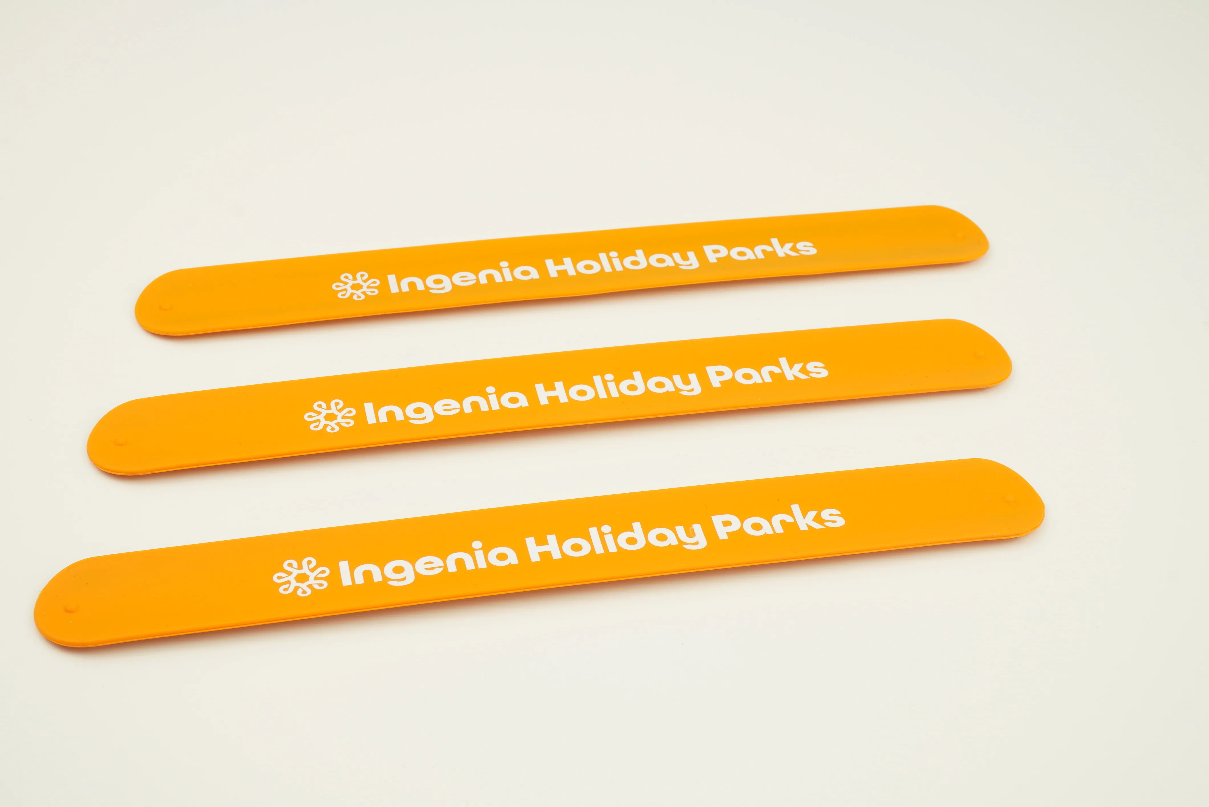 Flexible Metal Core Silicone Slap Band Customizable For Events And Promotional Uses With High-Quality Design