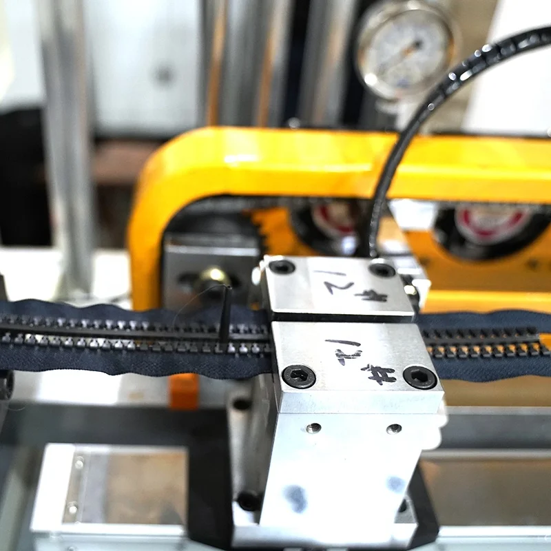 KKK 2021 Energy Saving Plastic Zipper Machine Teeth Injection Machine Use For Plastic Zipper Teeth Injection Molding Machine