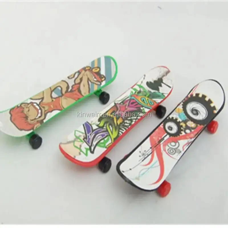 New design wholesale mini game ramp mini finger skateboards plastic material finger skateboards finger skateboards