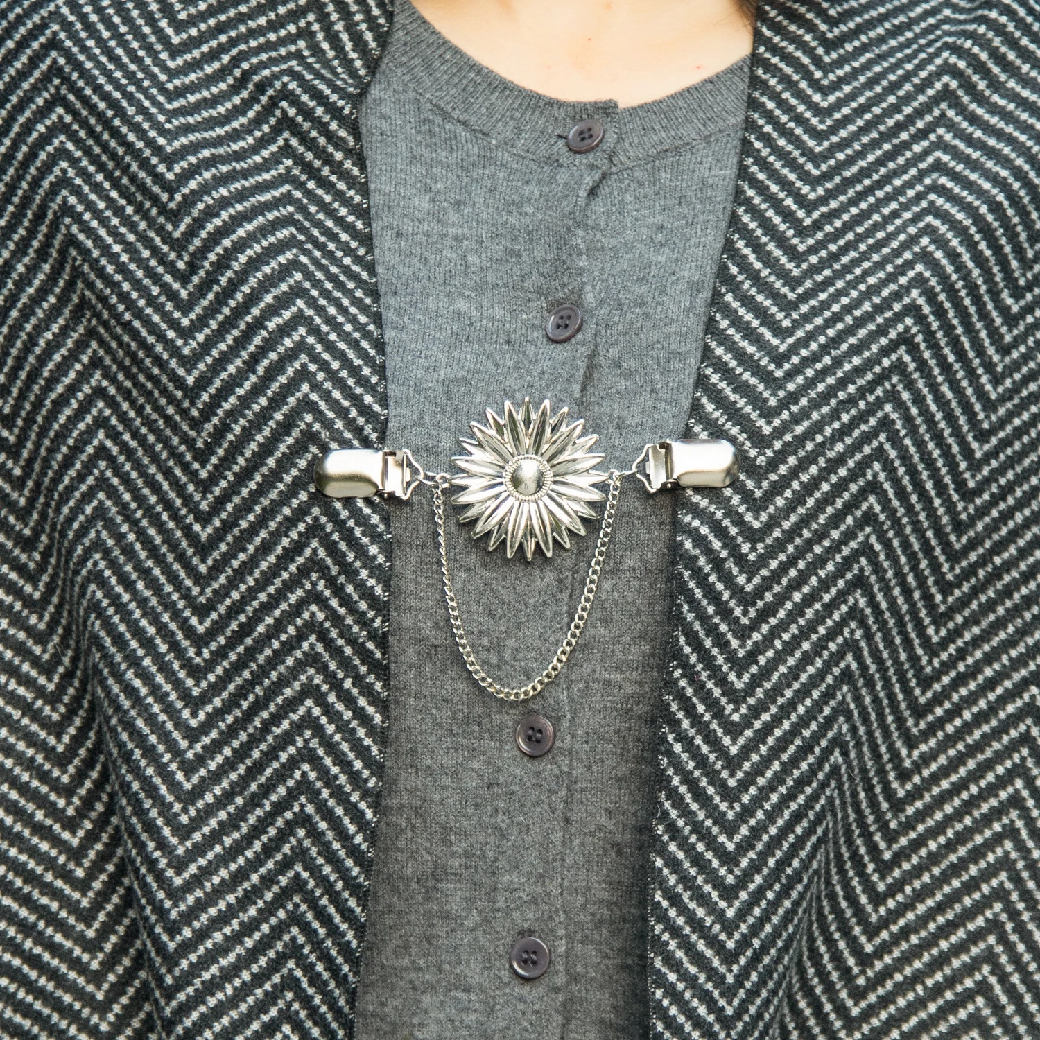 3pc Exquisite Rhinestone Sweater Clip Set - Versatile Alloy Cloak Clasp with Chic Scarf Buckle Function - Fashion Accessory