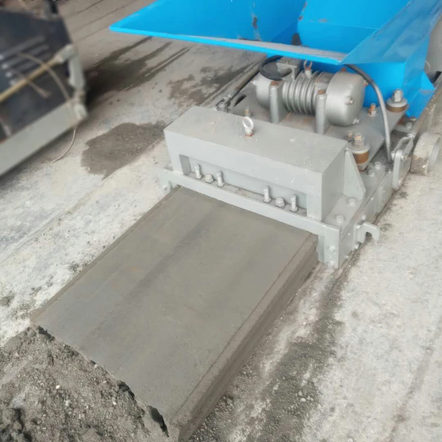 wall panel machine 2.jpg