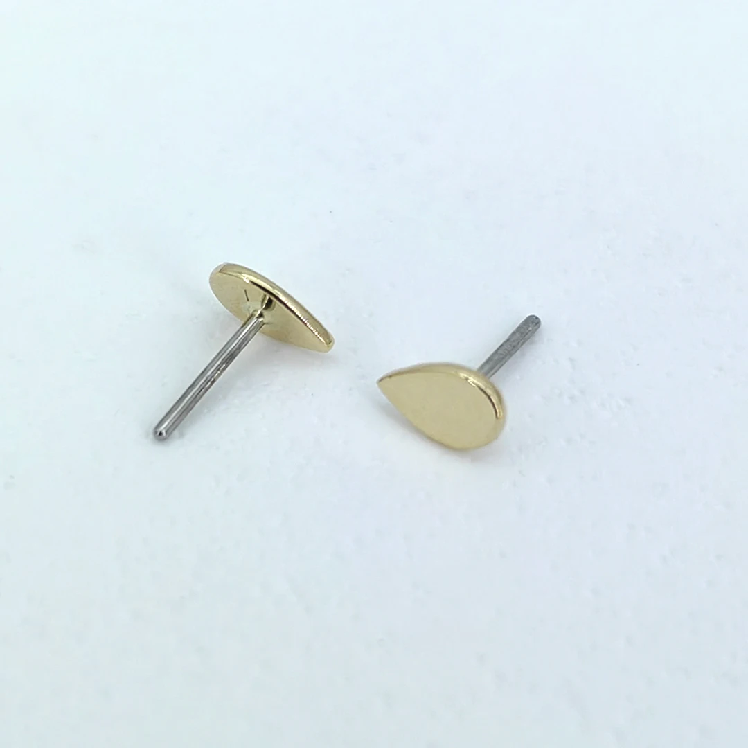 Календо оптовая продажа простая груша 14K сплошное золото безнитевые пирсинги Лидер продаж серьги-гвоздики золотые украшения для тела пирсинг
