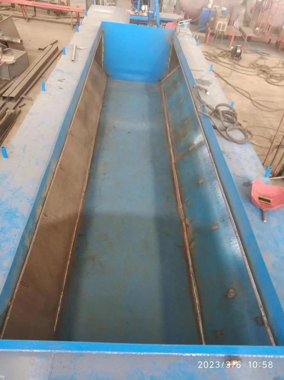 20 ton sands barge with propelling engine