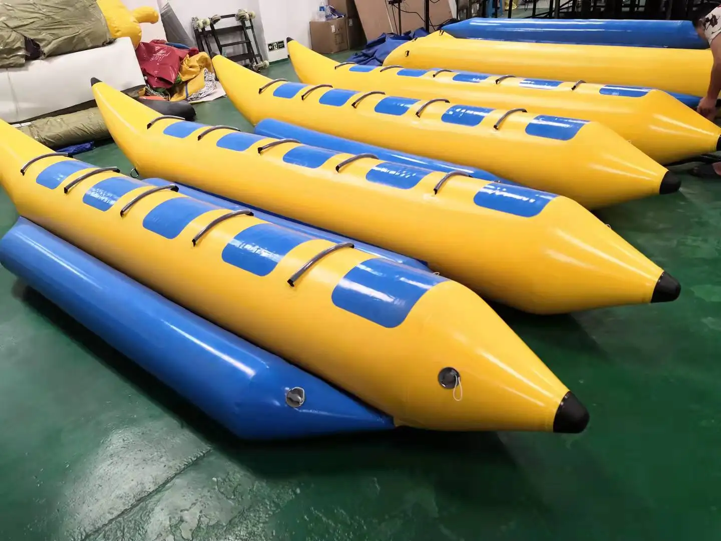 Custom Inflatable Water Recreation Sports Banana Flying Fish Boat Adult Surf Tug Boat Entertainment Equipment