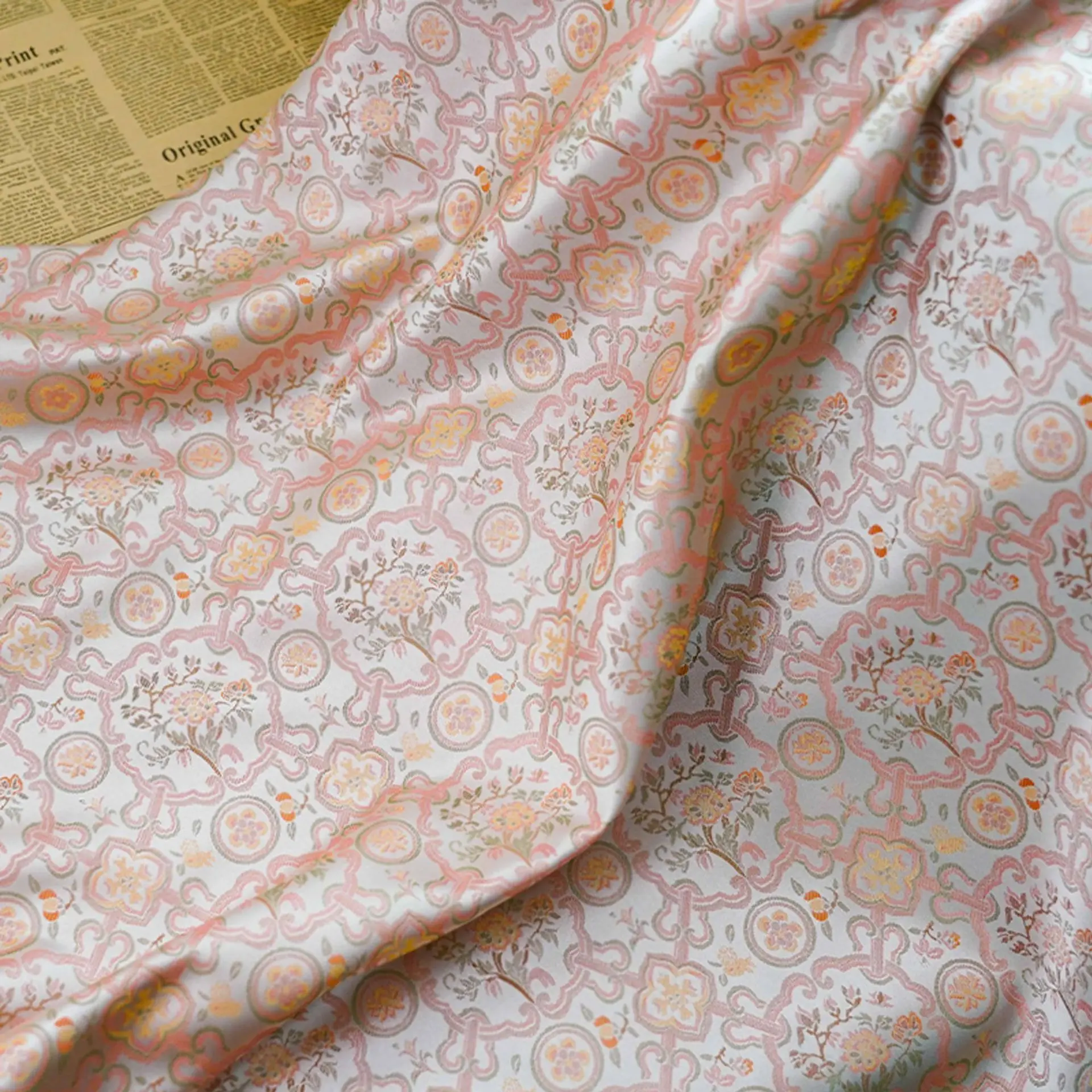 New Design China Textile Supplier 100%Polyester Woven Jacquard Fabric