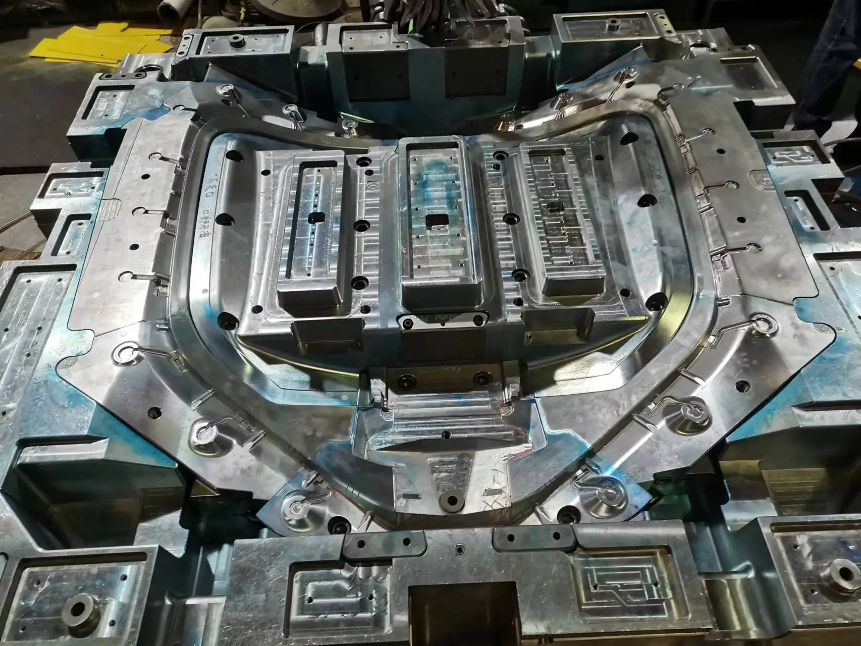 customized high precision plastic mould products maker injection mold manufacturer mouldings for factory