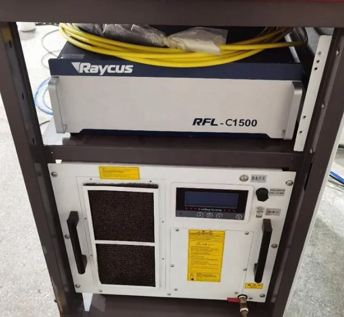 High Productivity Welder 1000w Raycus Laser Source Fiber Laser Optic Welder Channel Laser Hand Held Welding Machine