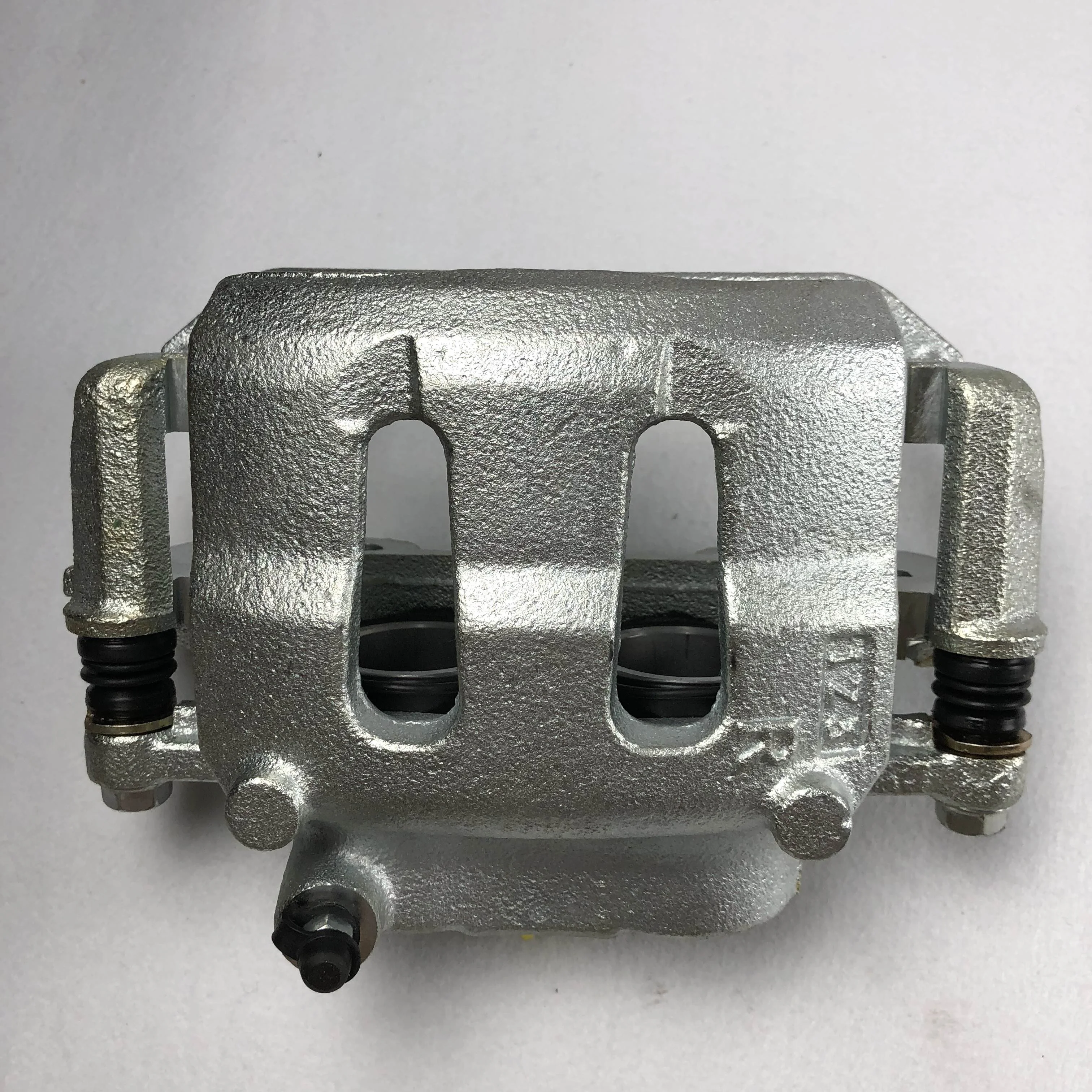 Передний правый Тормозной суппорт 41001-10G02 для NISSAN