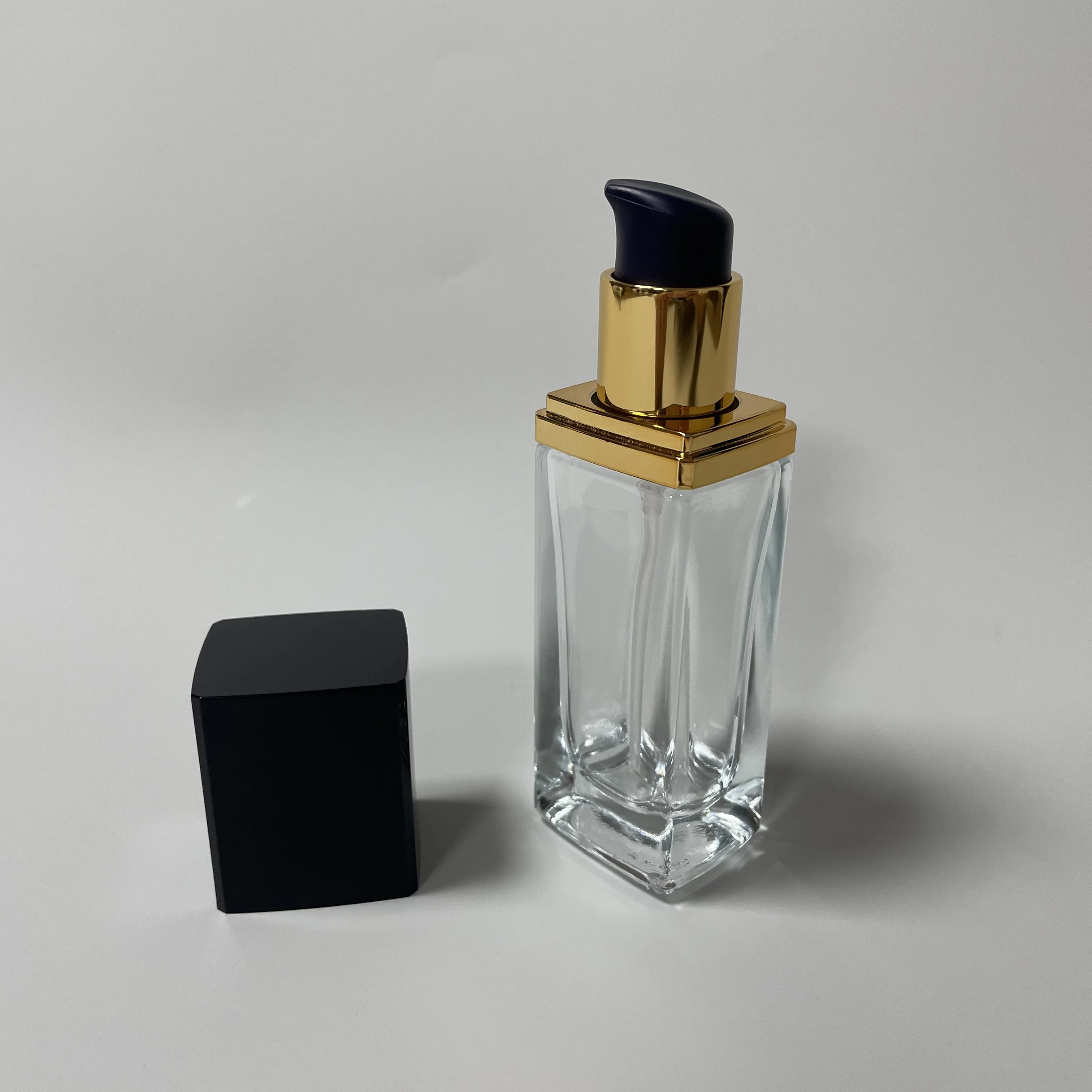 Customized 30ml Cosmetic Lotion Glass Bottle Square Classic Liquid Foundation Glass Bottle