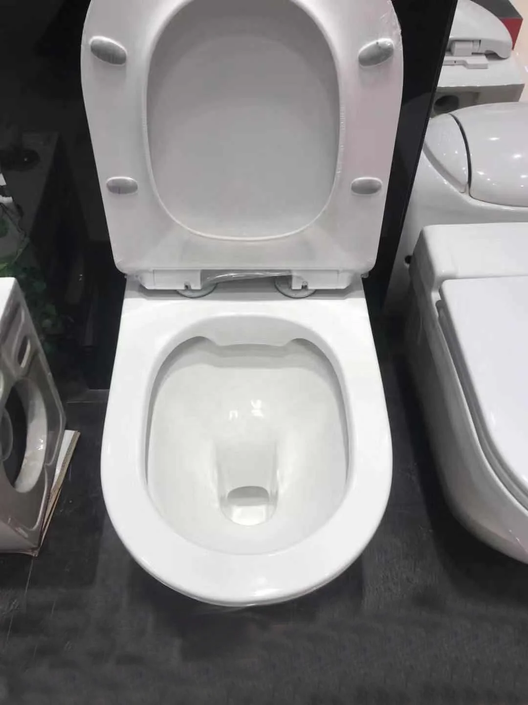  Новая Ванная комната оптом керамическая уборка p-trap водосберегающий обратно к стене Туалет с сиденьем для унитаза рынка