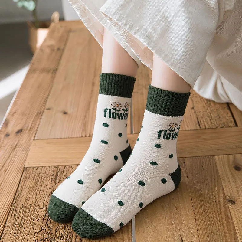 Socks wholesale running towel socks autumn and winter women explosive fashion socks