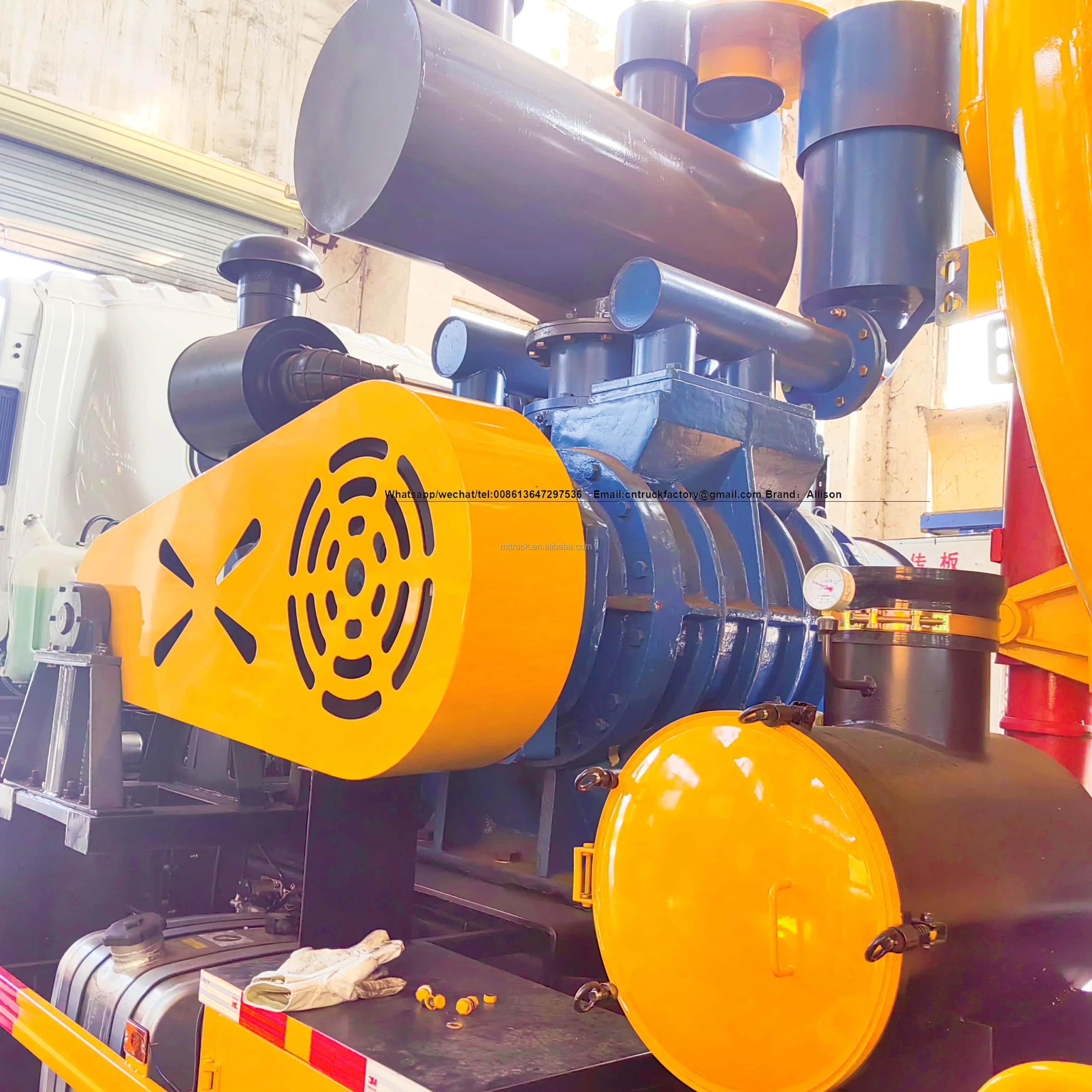 Isuzuu/Dongfeng/HOWO Manual Sewer Jetting Truck with Diesel Fuel 4x2 Drive Type Vacuum Pump Sewage Suction Septic Tank Use