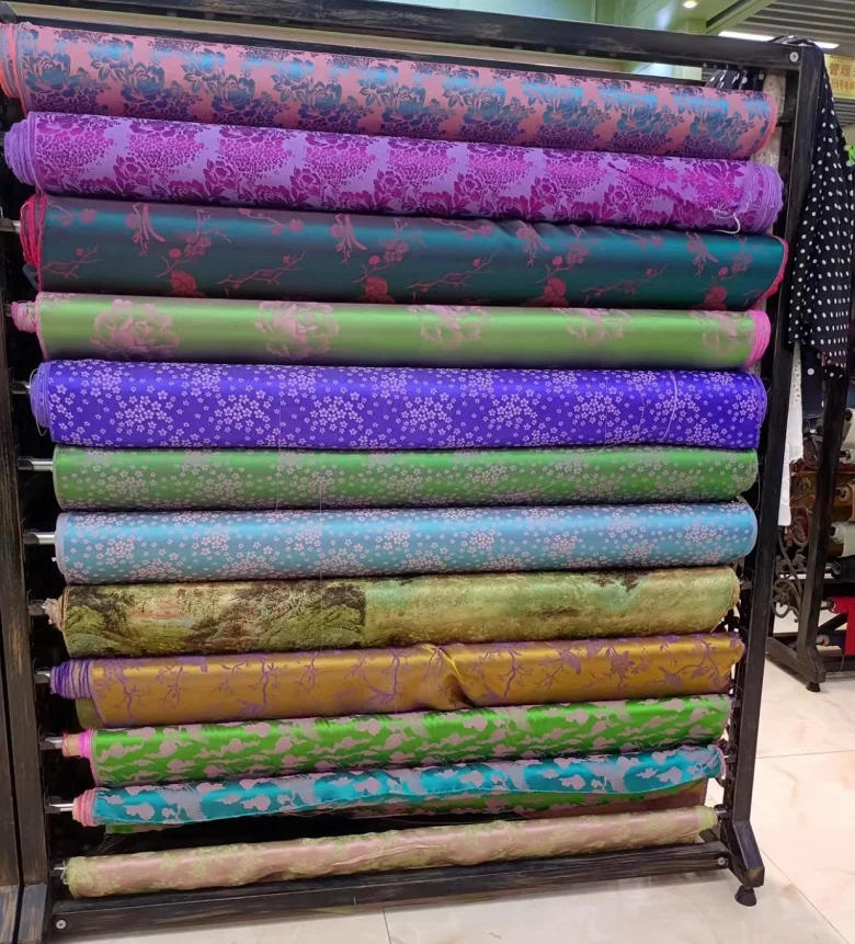 OEM Custom Printed Silk Fabric Pure Natual Digital Soft Floral Satin Silk Fabrics For Clothing Customized Print Screen Prints