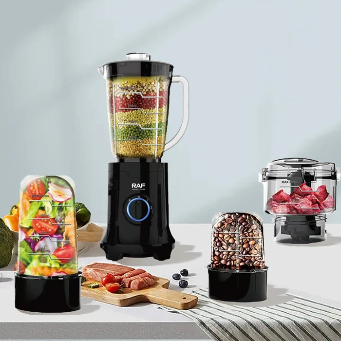 The Kitchen Uses a High-power Video Mixer to Quickly Run The Juice Machine and Grinder