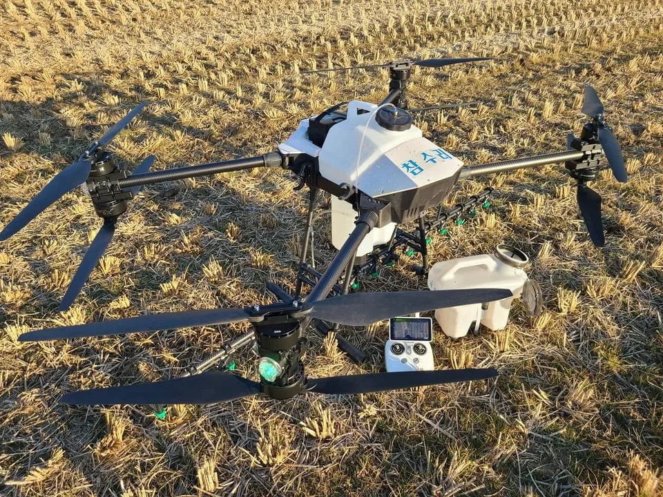 EFT video technical support G420 four aixs agricultural sprayers drone frame fogging machine pest control without radar and RTK