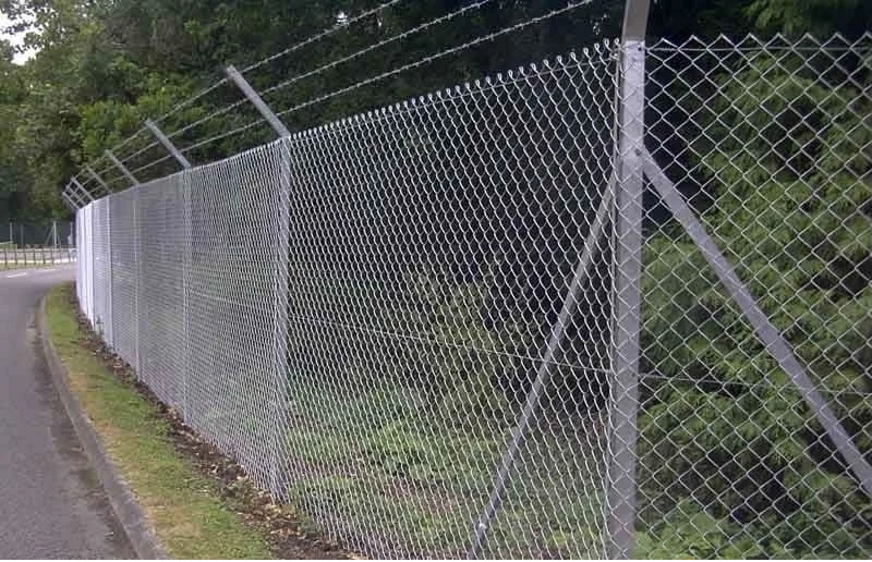 Iron Wire Mesh Used Chain Link Fence for Sale Diamond Hot PVC Surface Finish Gauge Material Electric Origin Type Shape Hole HEB