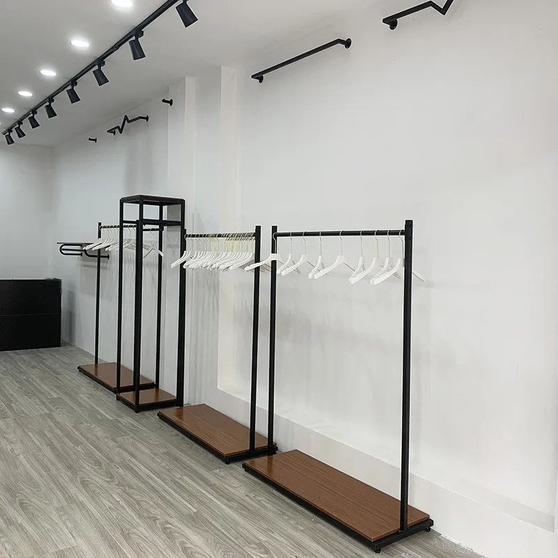 Kainice Customized Freestanding Industrial Pipe Metal Garment Display Stand Clothes Rack for Clothing Store
