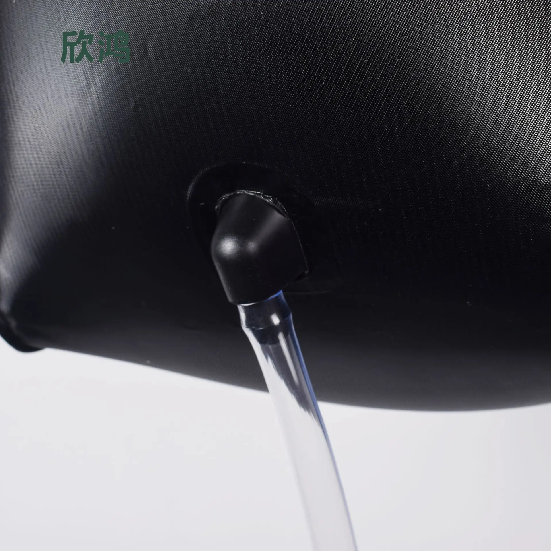 Hot Sale 40L Hanging Camping Solar shower bag Heated Shower. Custom wholesale camping supplies Shower Water Bag