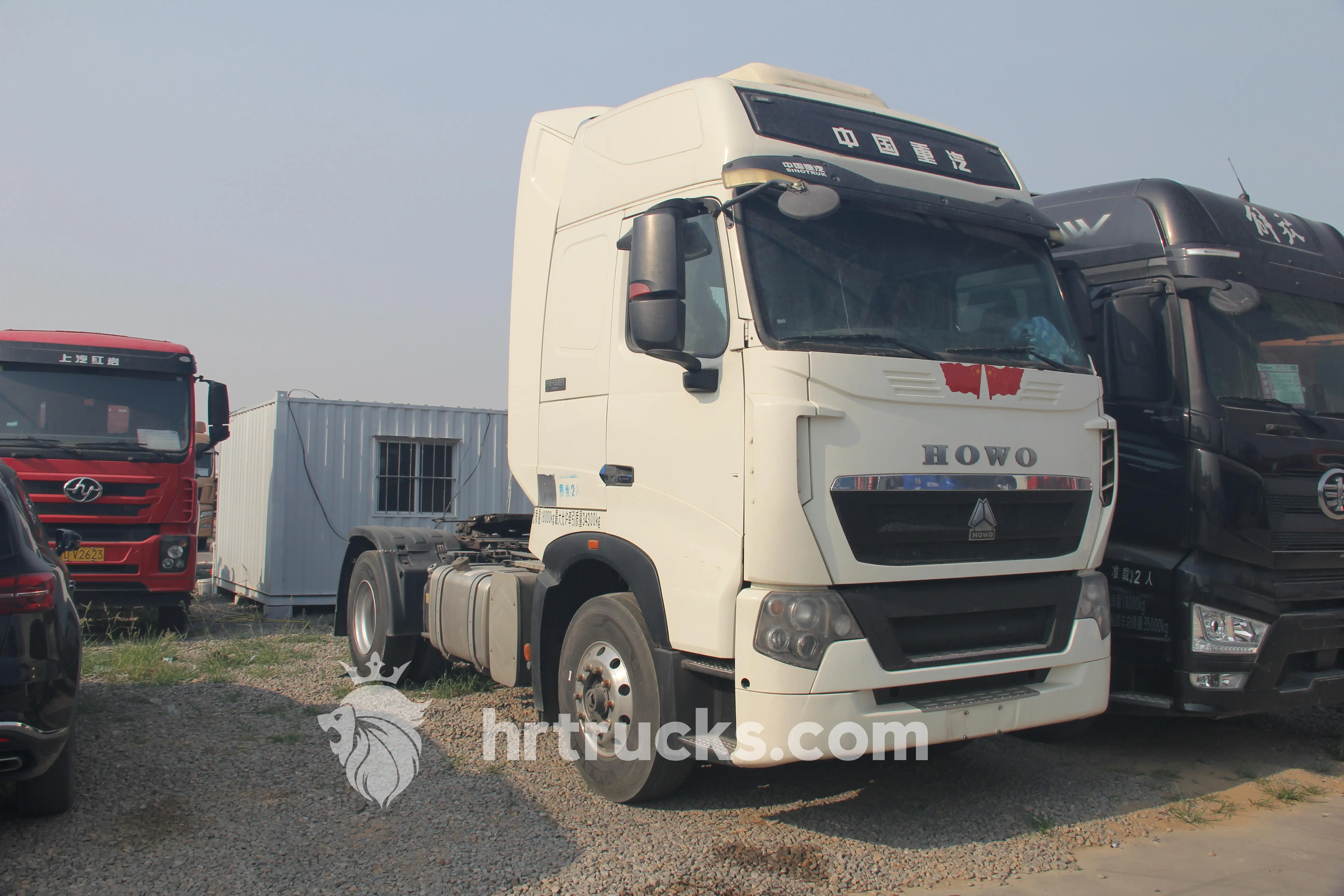 Тягач Dongfeng 6x4 тягач Cummins 420 л.с. двигатель мощностью 80 тонн механическая коробка передач 12F & 2R Евро 5 левое Рулевое управление