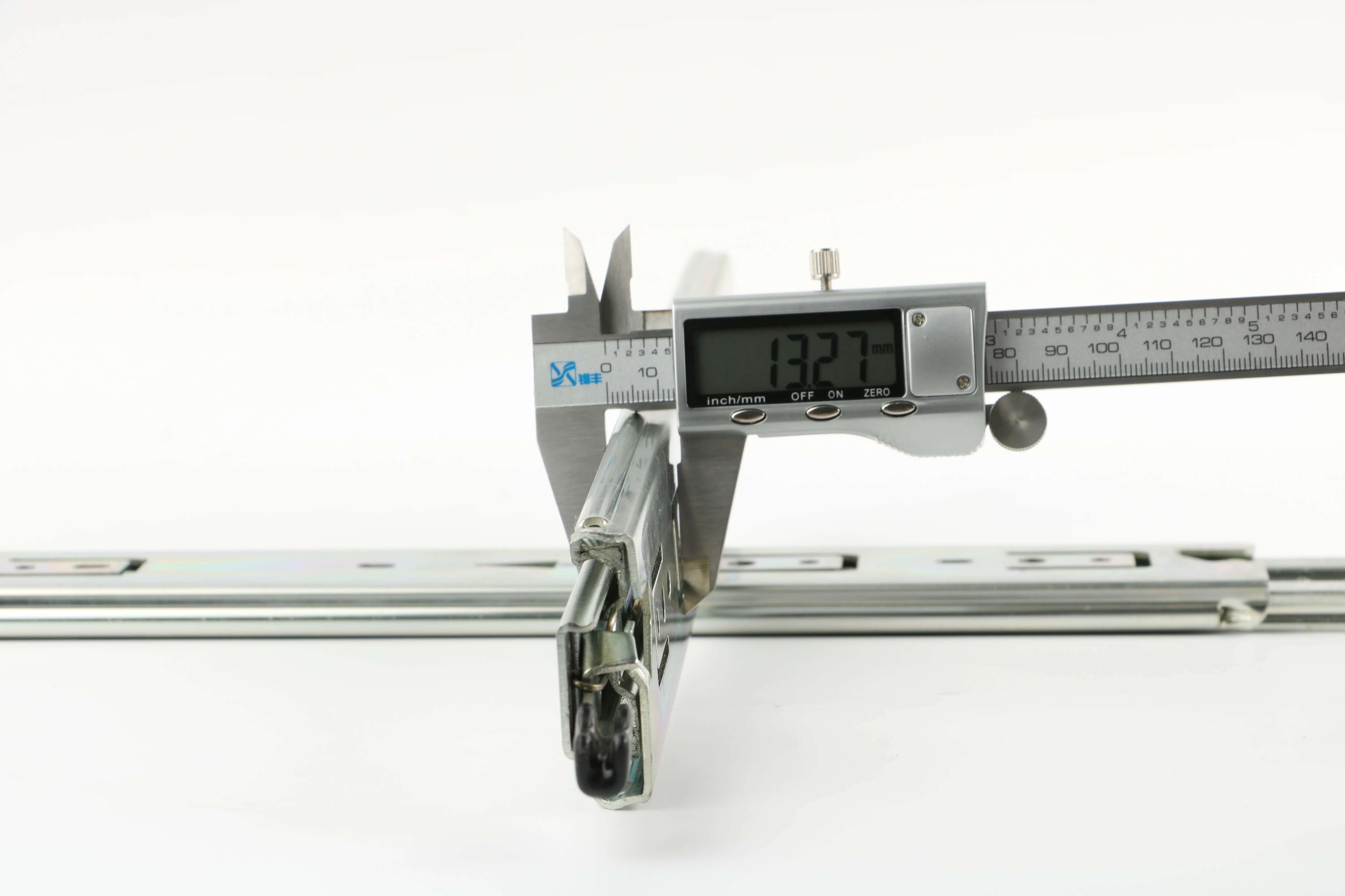 TH1350LK 50mm 68KG Lockable Three Folds Full Extension Medium Duty Ball Bearing Stove Slide for Caravans